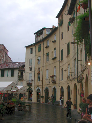 Lucca Anfiteatro